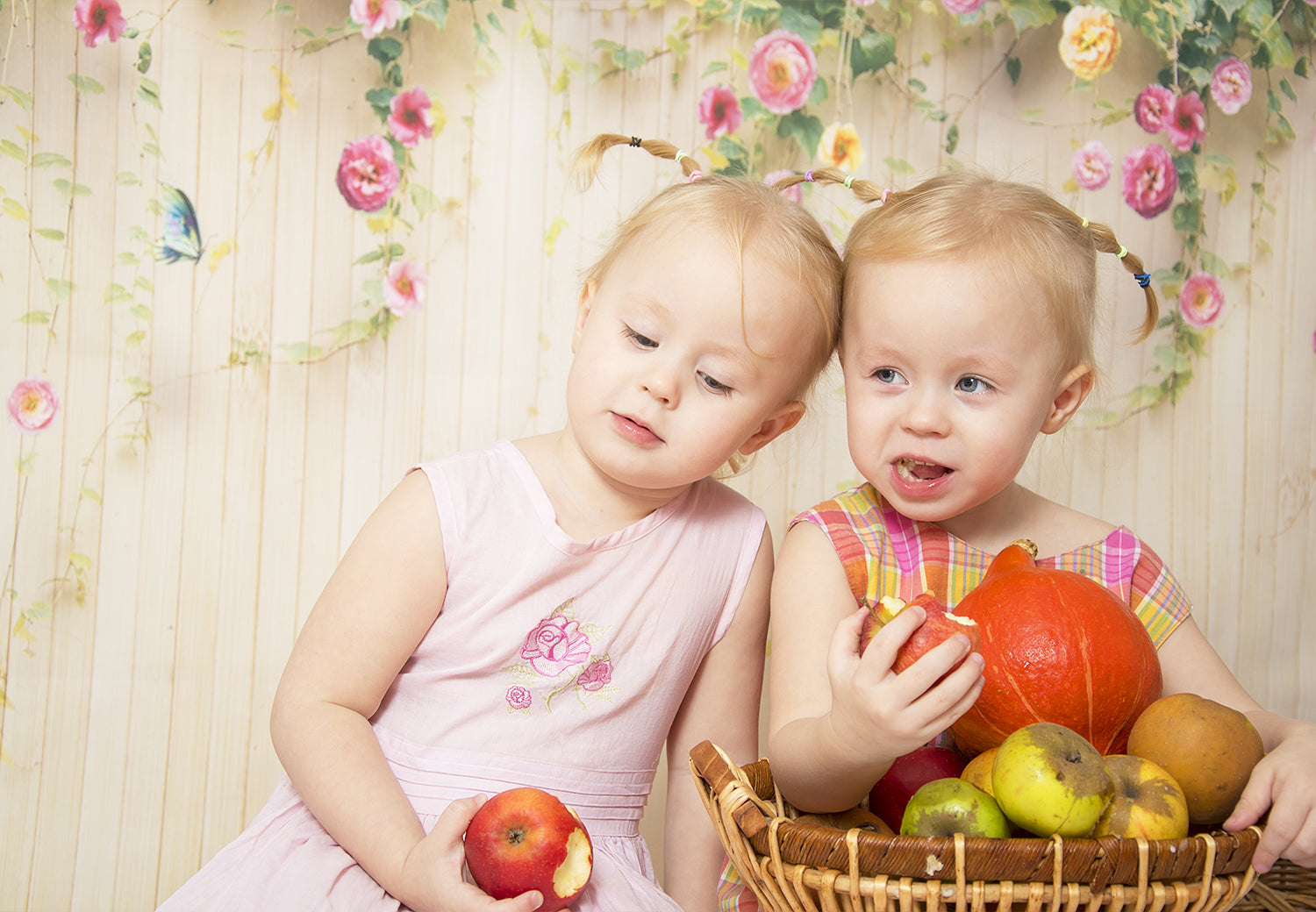 Beautiful  Floral Wood Backdrops for Photo Booth  F-1489