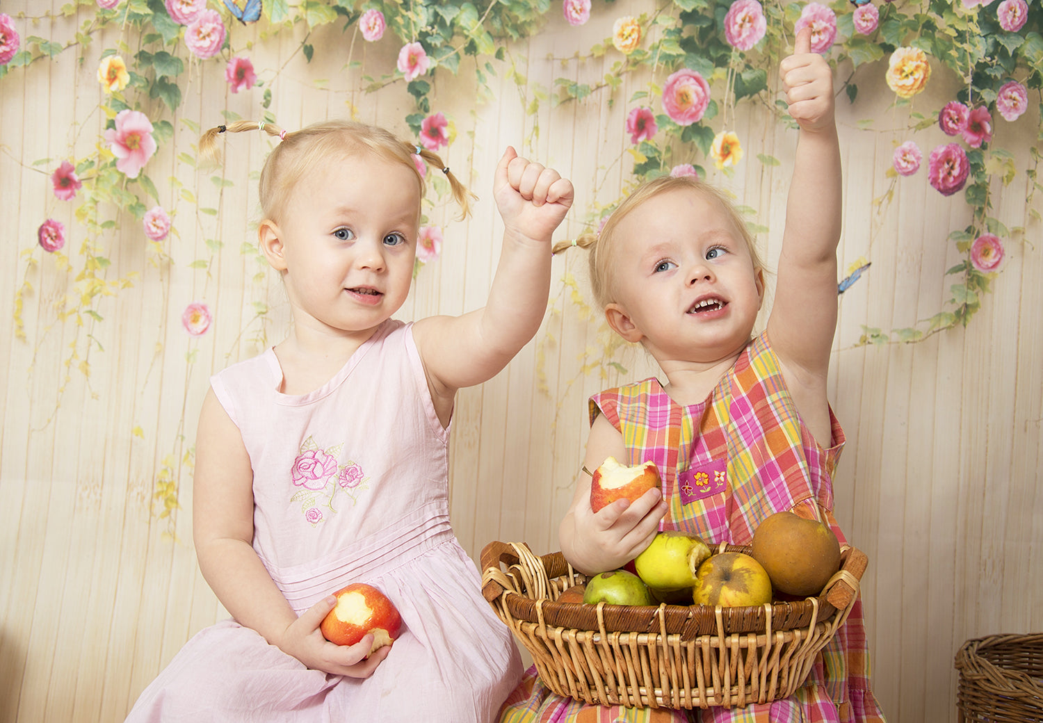 Beautiful  Floral Wood Backdrops for Photo Booth  F-1489