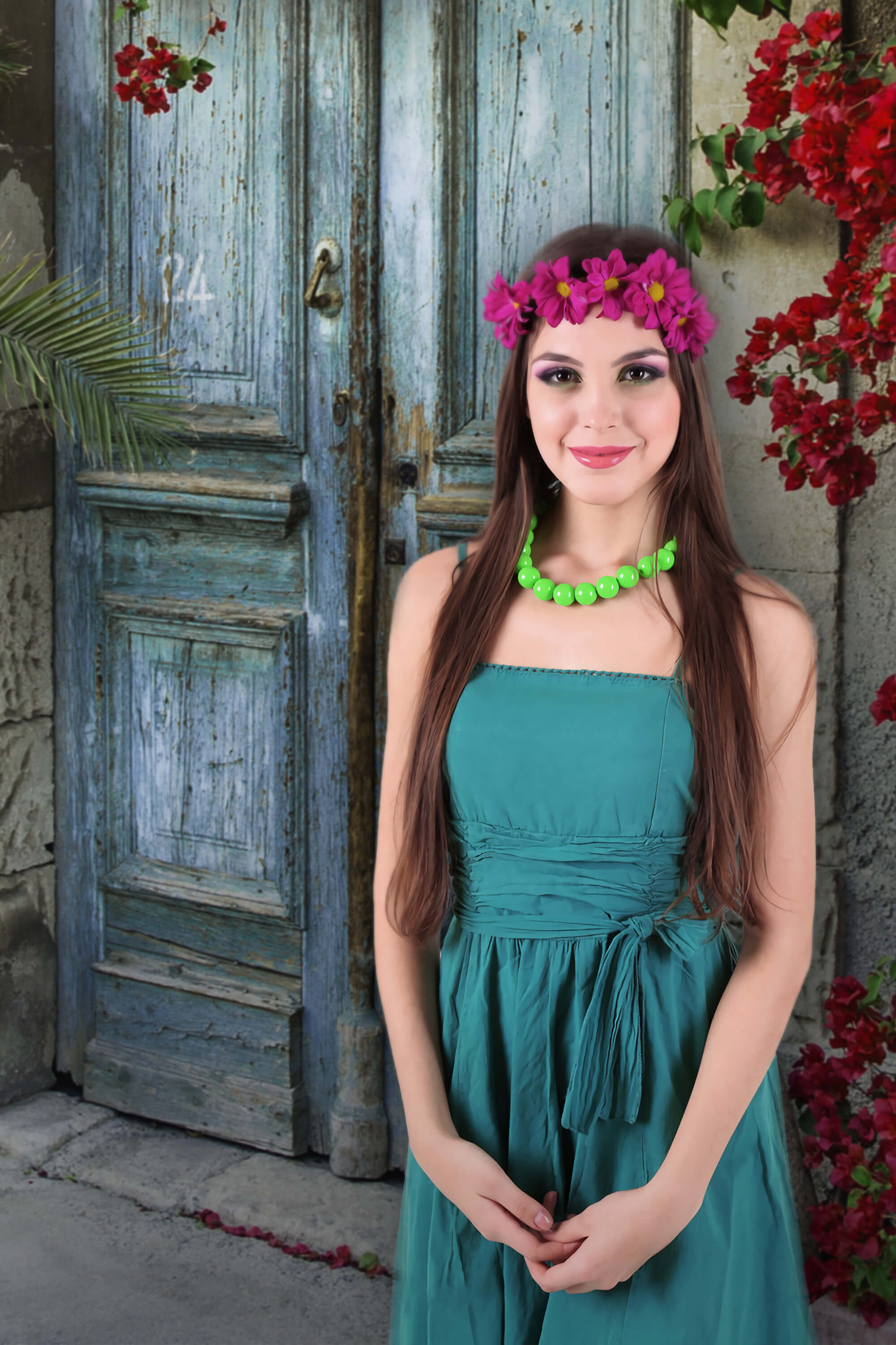 Green Wood Door Red Flowers for Portrait Photography J03155