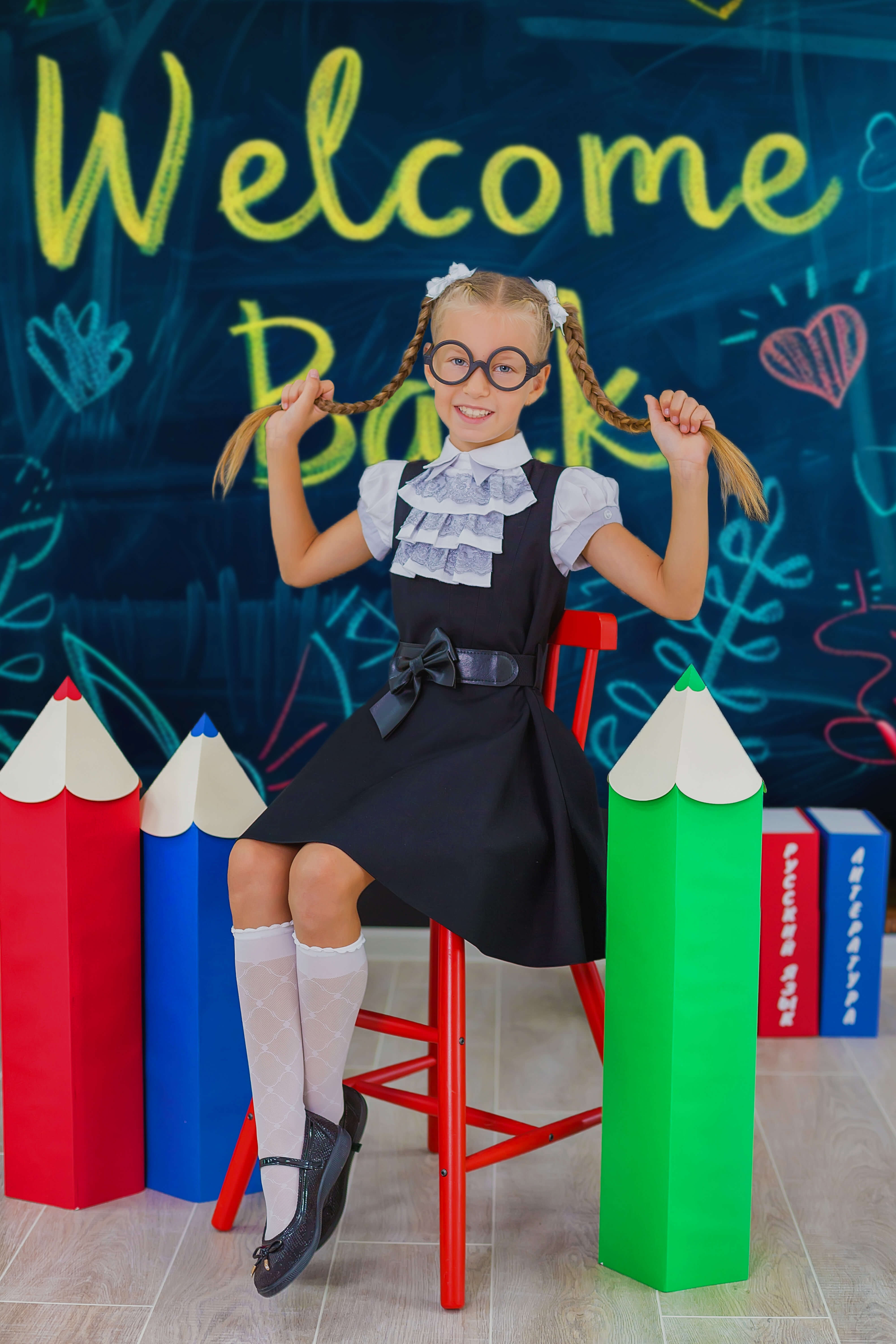 Back to School Colored Chalk Drawing Backdrop RR6-39